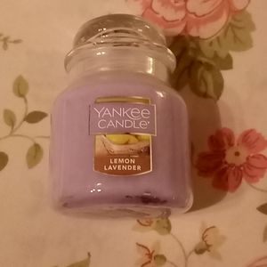 💚 10 /$20 Yankee Candle 🕯️